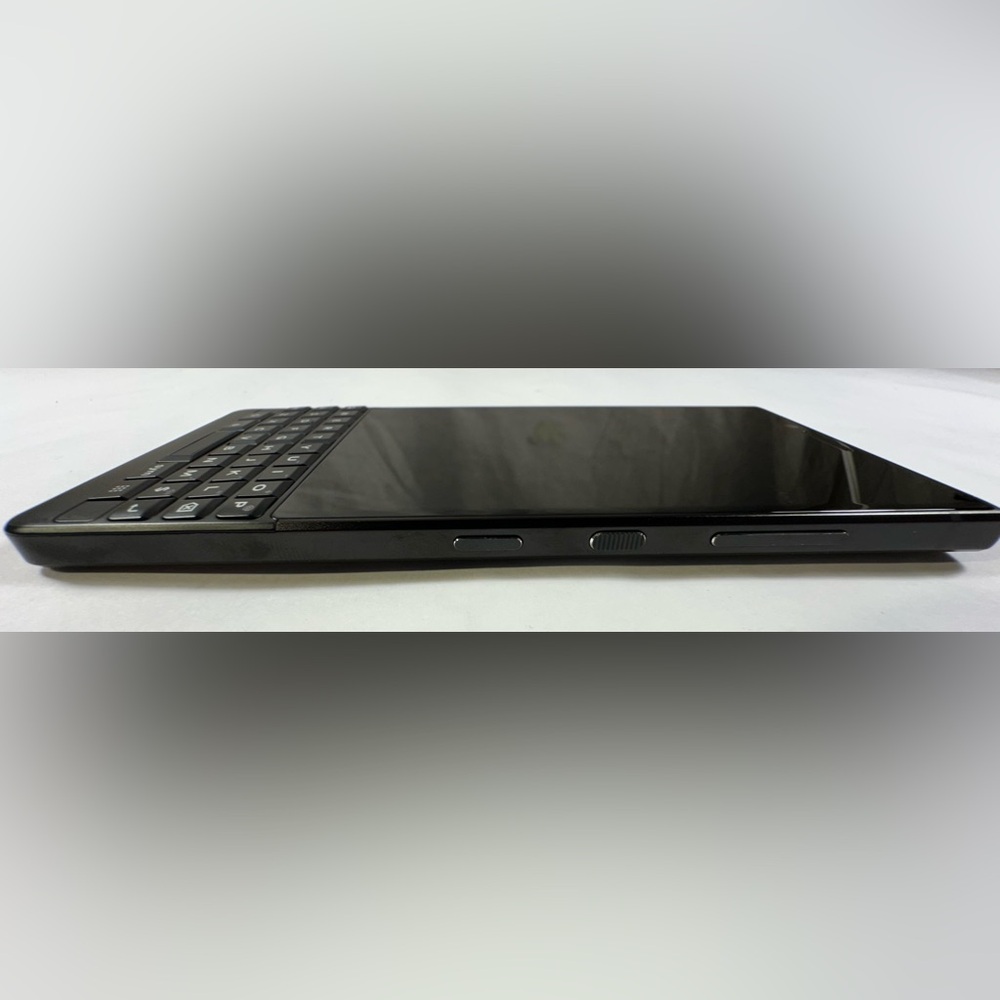 BlackBerry Key2 - Picture 3 of 6